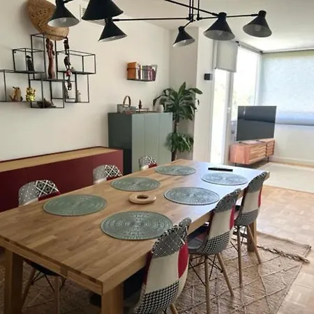 Daire Modern 3 Bedroom Situated In Luxury Beachfront Gated Community *