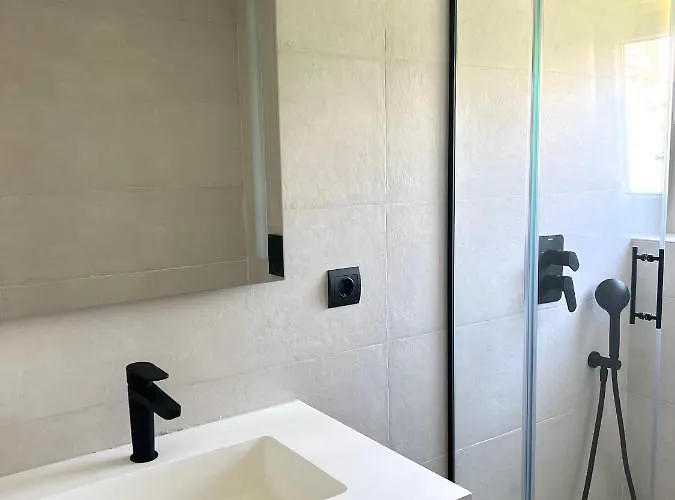 Modern 3 Bedroom Situated In Luxury Beachfront Gated Community Διαμέρισμα Τορρεμολίνος